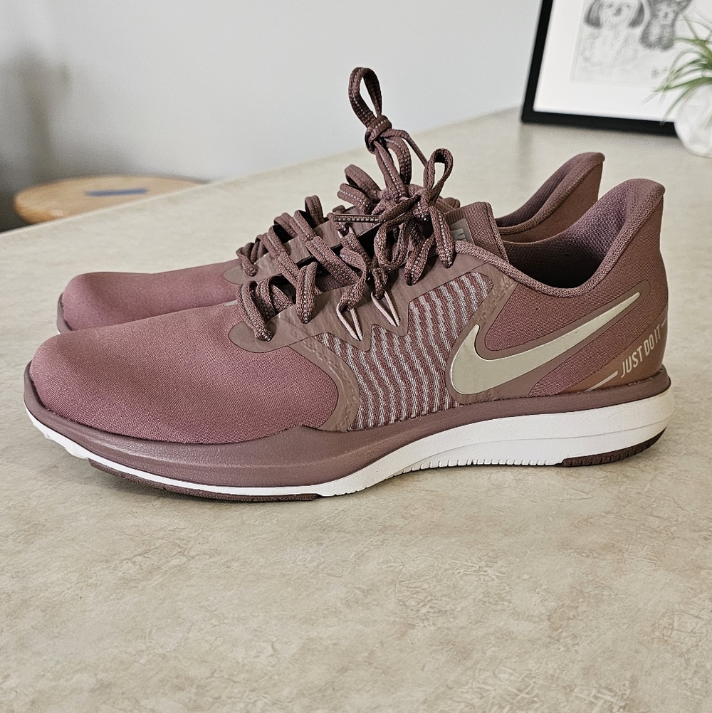 Nike In-Season TRI PRM Size 9
